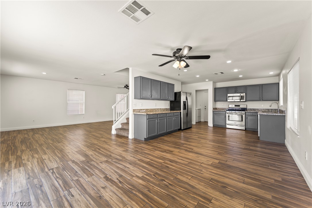 8708 Majestic Pine Avenue Property Photo 9