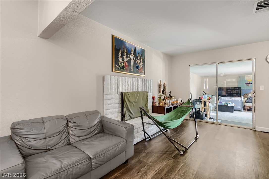 4421 Ash Avenue Property Photo 4