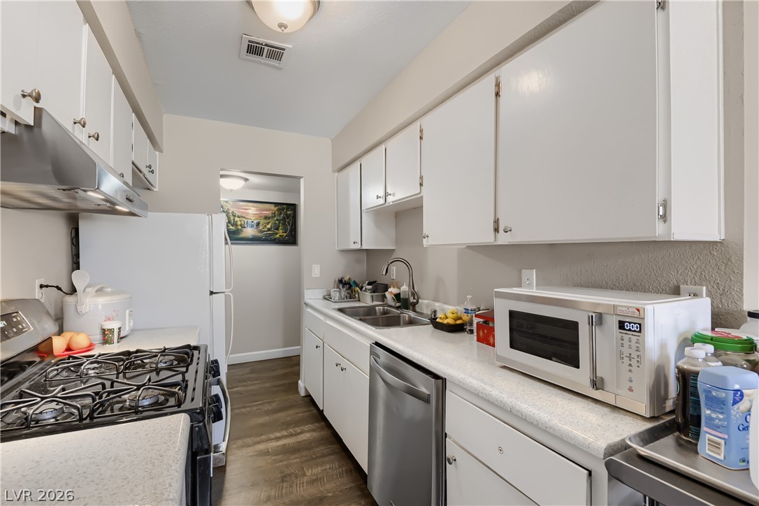 4421 Ash Avenue Property Photo 8