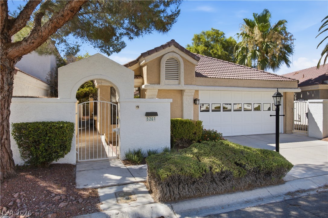 5261 Drifting Sands Court Property Photo 3