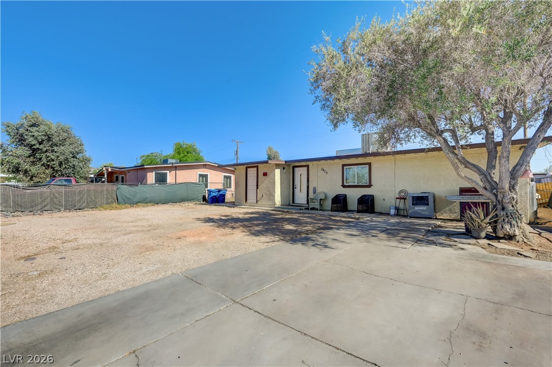 2829 Emmons Avenue Property Photo 2