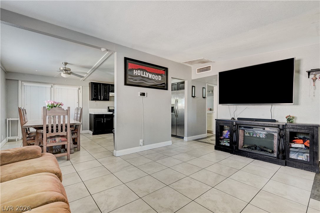 2829 Emmons Avenue Property Photo 5
