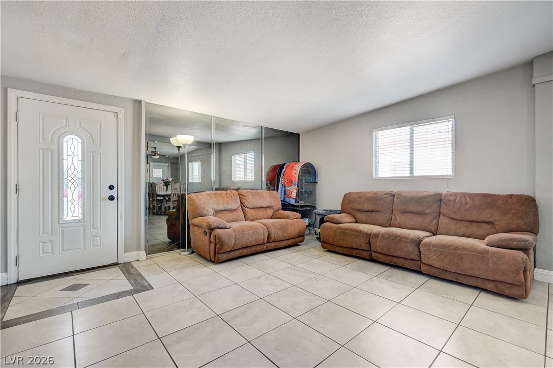 2829 Emmons Avenue Property Photo 7