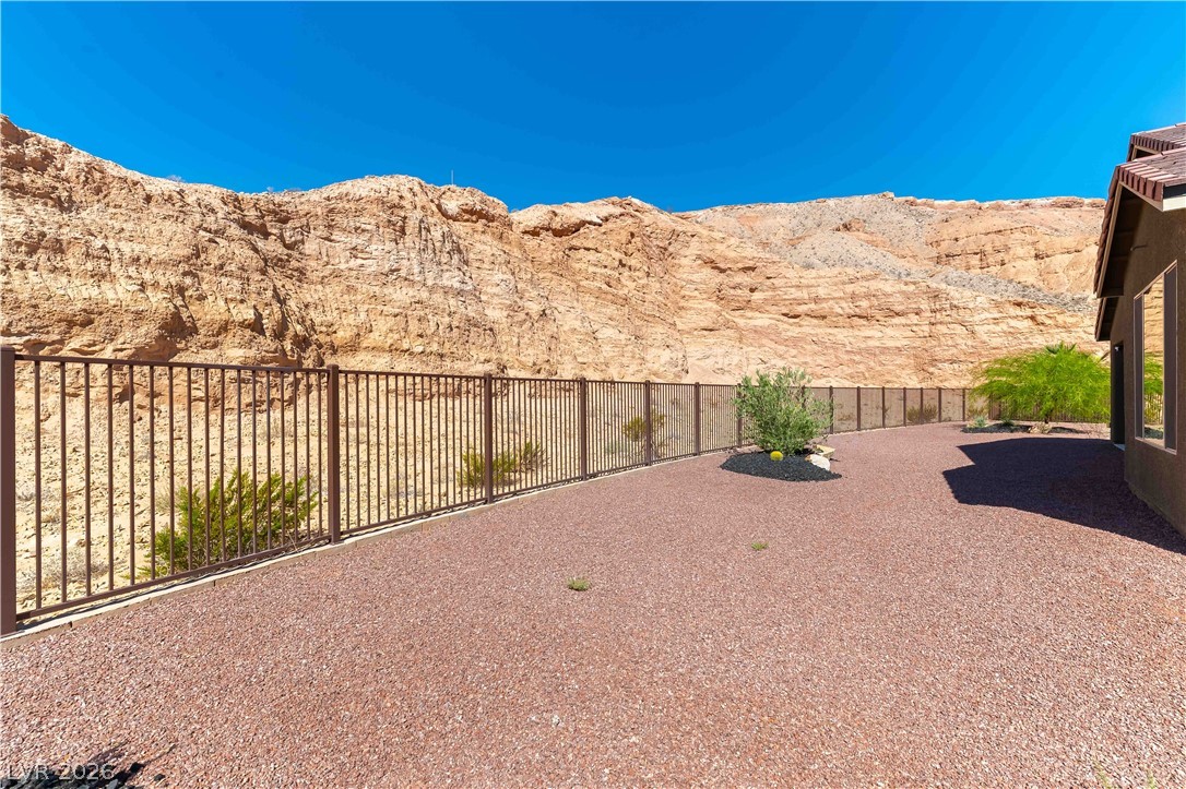 1522 Caramel Cliffs Court Property Photo 33