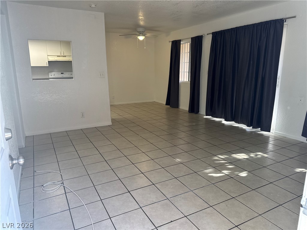 6990 Dunsbach Way Property Photo 4