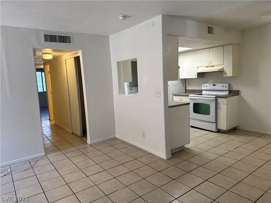 6990 Dunsbach Way Property Photo 8