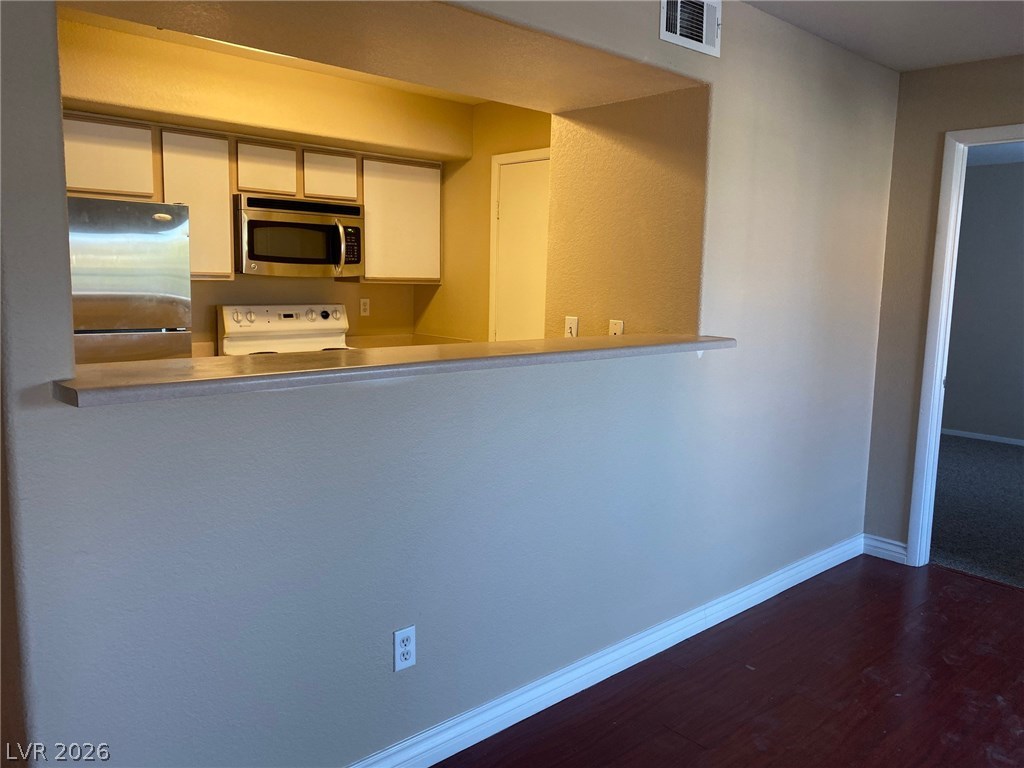 2300 Silverado Ranch Boulevard 2175 Property Photo 5