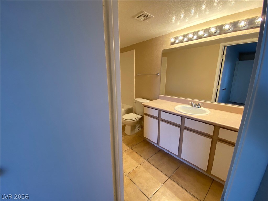 2300 Silverado Ranch Boulevard 2175 Property Photo 18