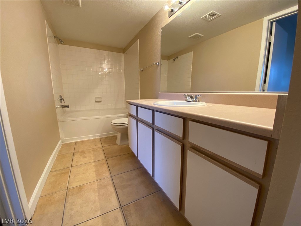 2300 Silverado Ranch Boulevard 2175 Property Photo 19