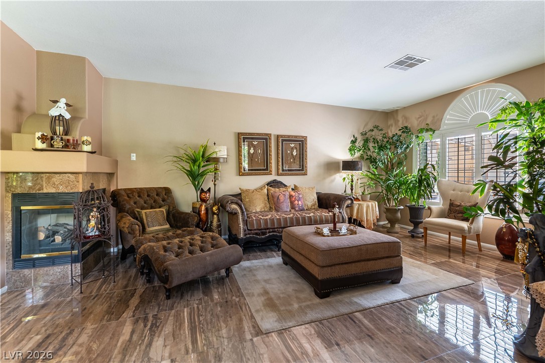 328 Autumn Palace Court Property Photo 4