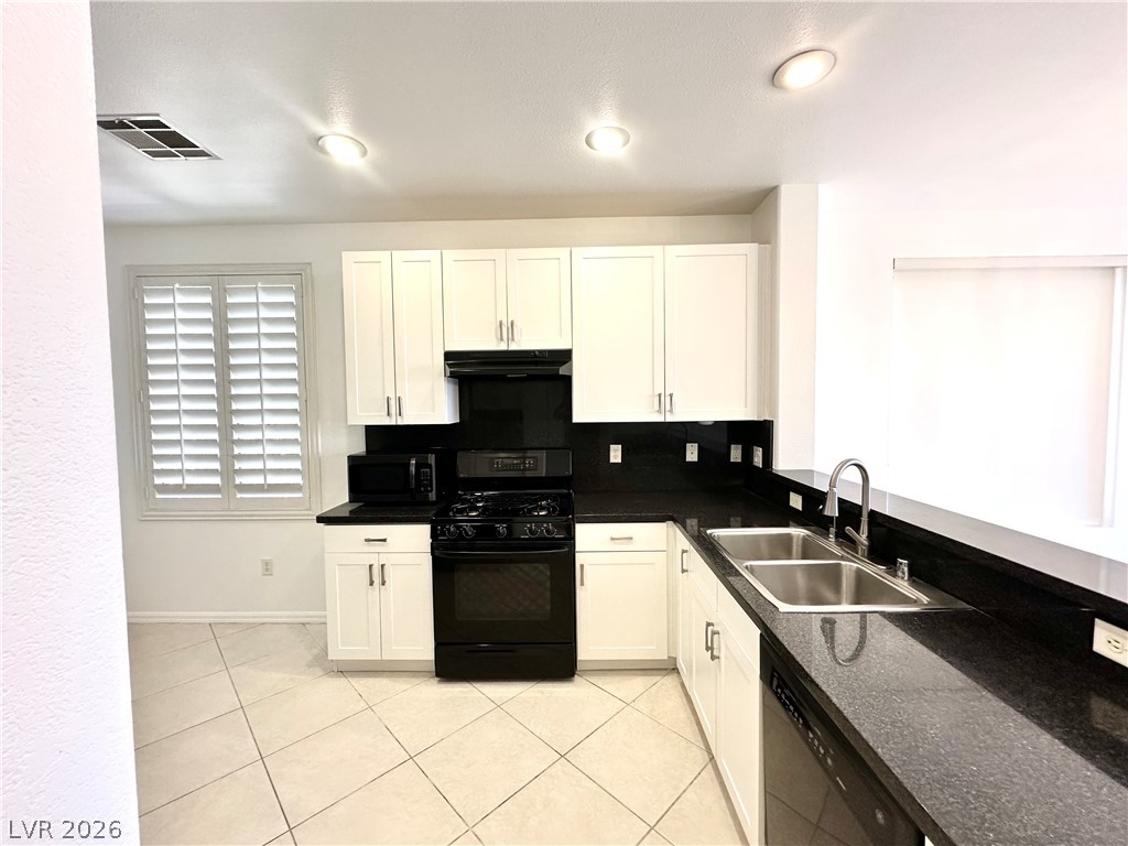 4554 Regalo Bello Street Property Photo 12