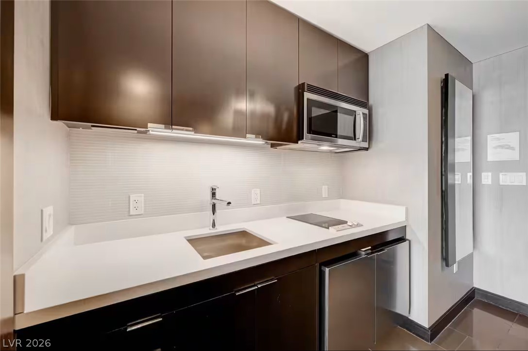 2600 West Harmon Avenue 17039 Property Photo 16