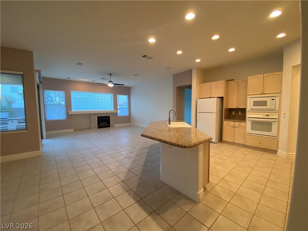 386 Apple River Court Property Photo 9
