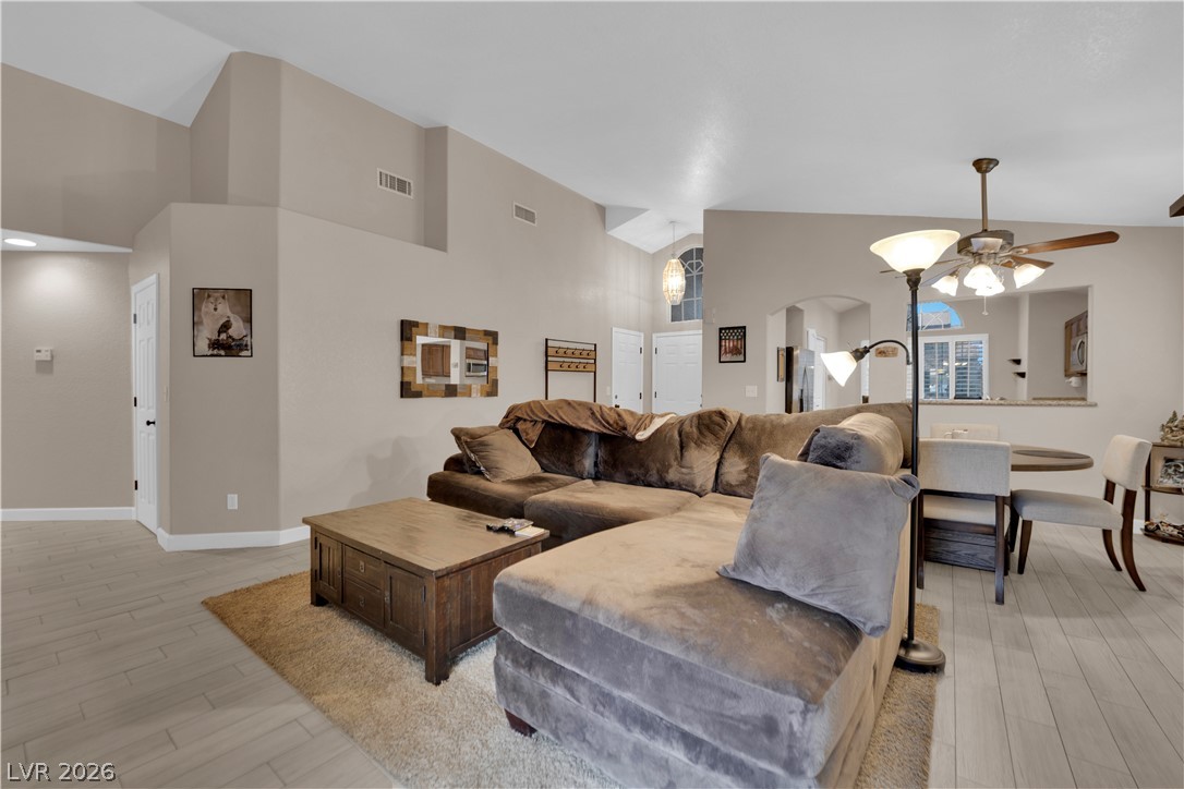 7412 Summer Crest Lane Property Photo 3