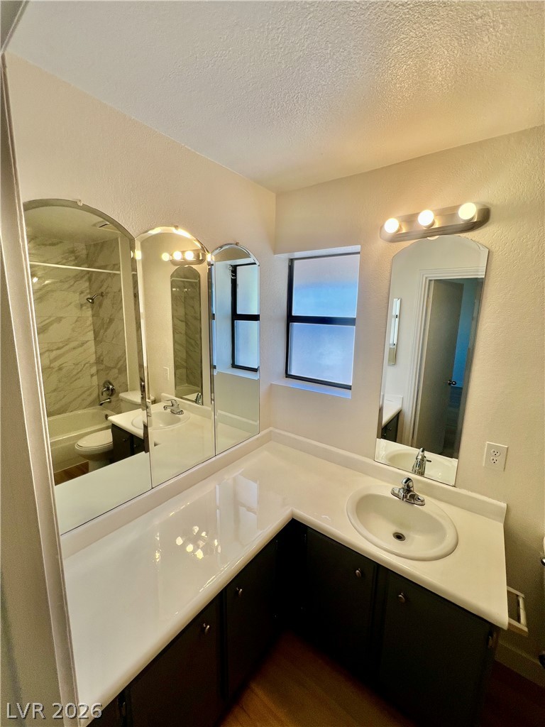 3939 South Torrey Pines Drive Property Photo 21