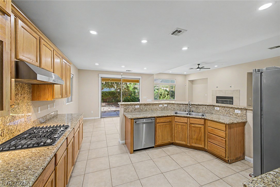 8274 Cupertino Heights Way Property Photo 5