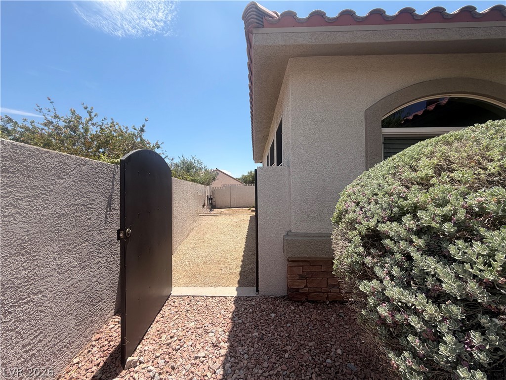 8595 Bella Vacio Court Property Photo 4