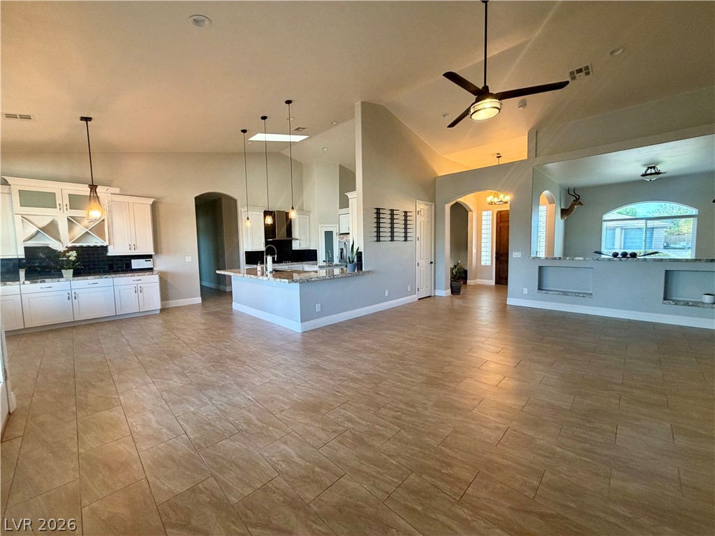 8595 Bella Vacio Court Property Photo 13