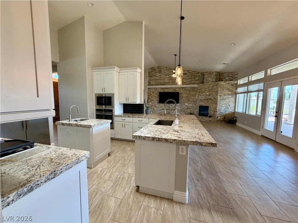 8595 Bella Vacio Court Property Photo 14