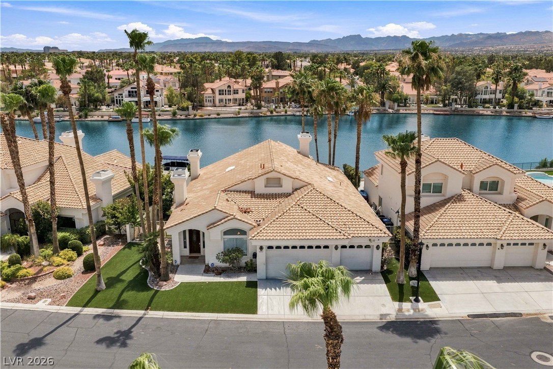 2933 Harbor Cove Drive Property Photo 1