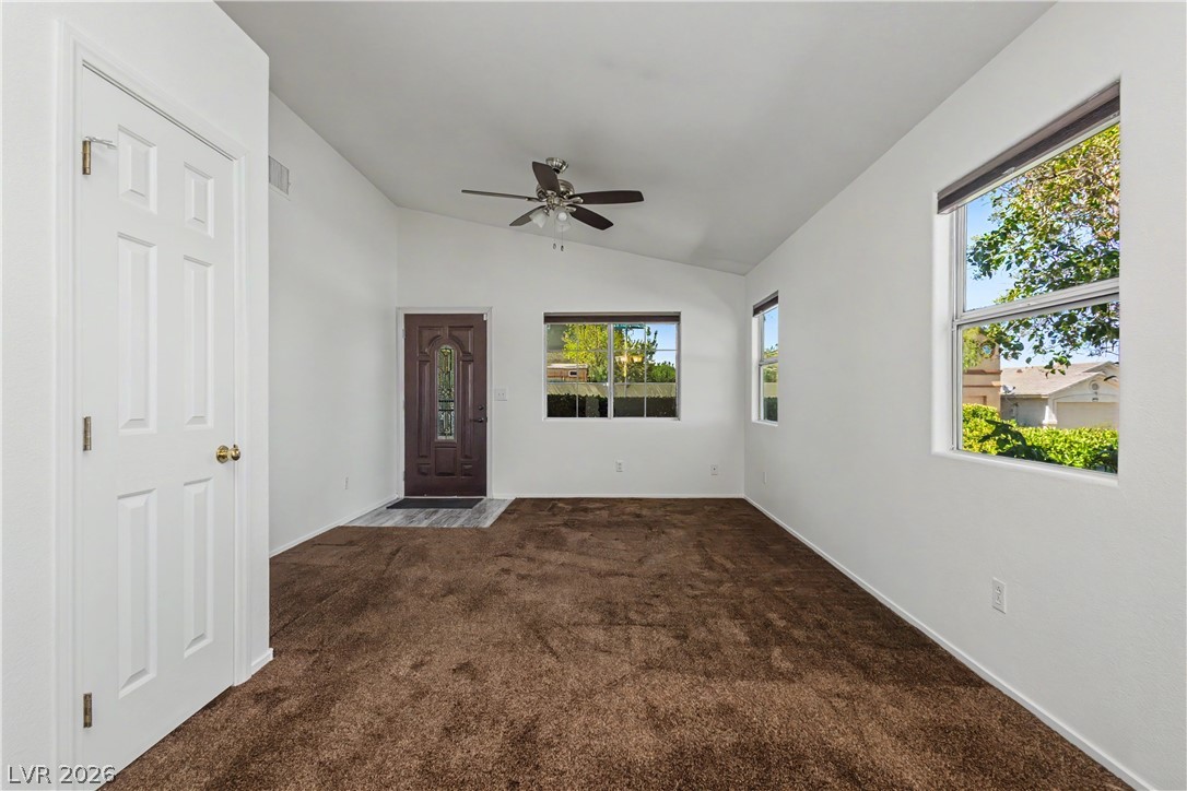 9501 Fox Forest Avenue Property Photo 3