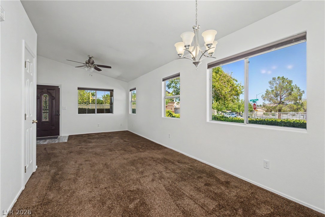 9501 Fox Forest Avenue Property Photo 4