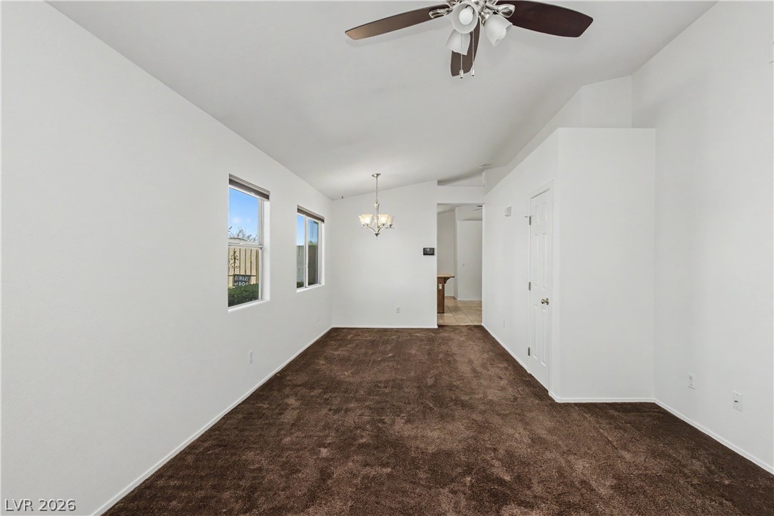 9501 Fox Forest Avenue Property Photo 5