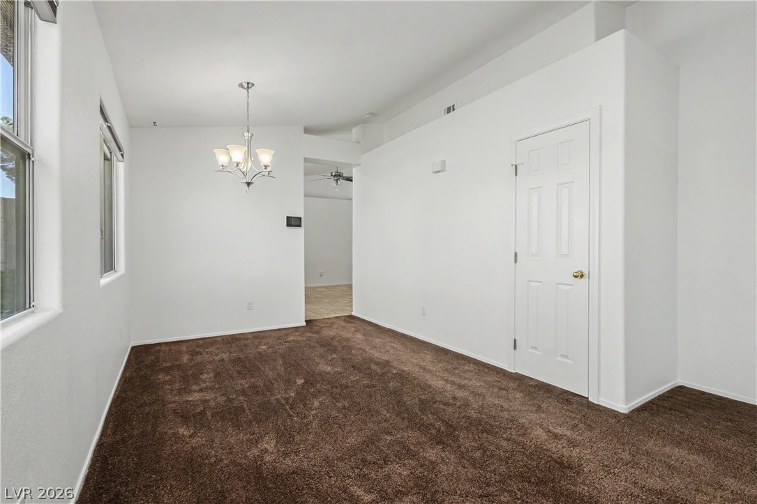 9501 Fox Forest Avenue Property Photo 6