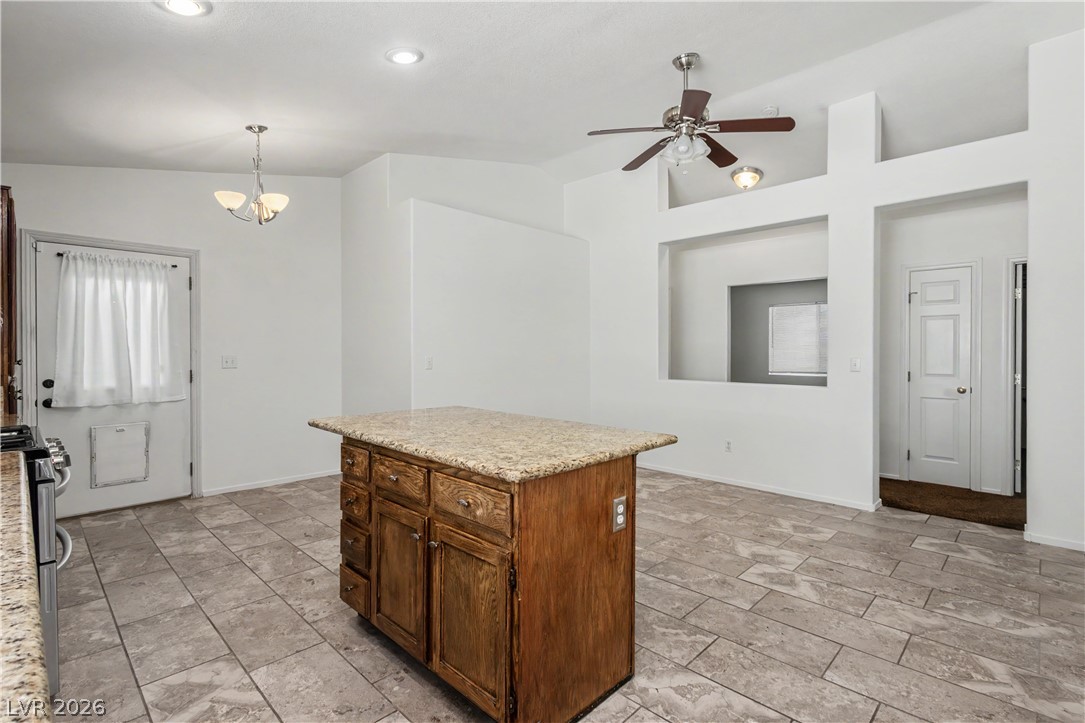 9501 Fox Forest Avenue Property Photo 13