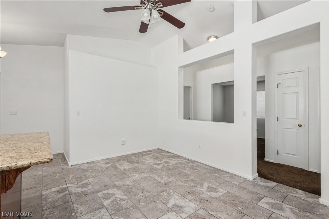 9501 Fox Forest Avenue Property Photo 14