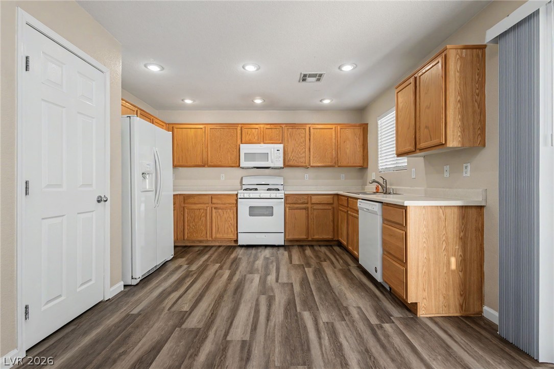 958 Medina De Leon Avenue Property Photo 8