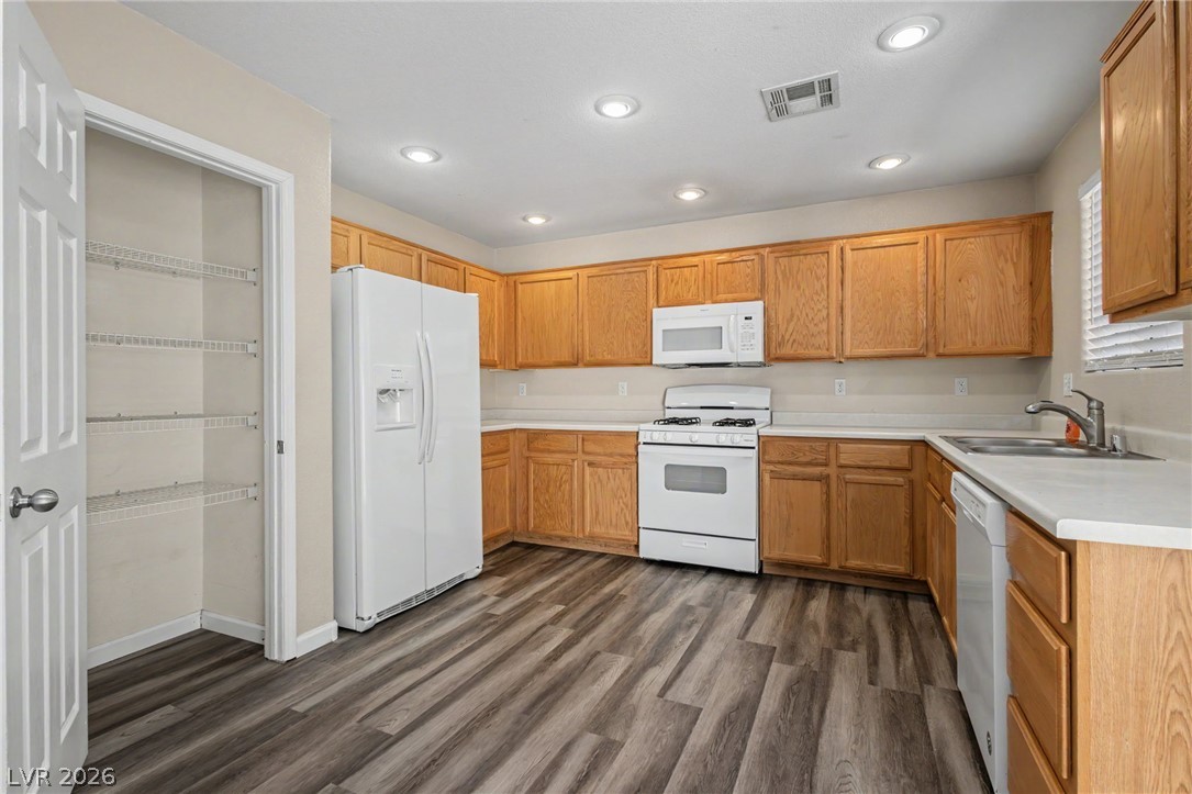 958 Medina De Leon Avenue Property Photo 10