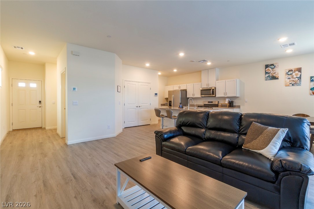 4688 Admiral Cliffs Avenue Property Photo 8