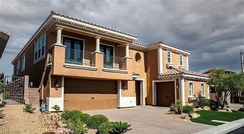 55 Contrada Fiore Drive Property Photo 1