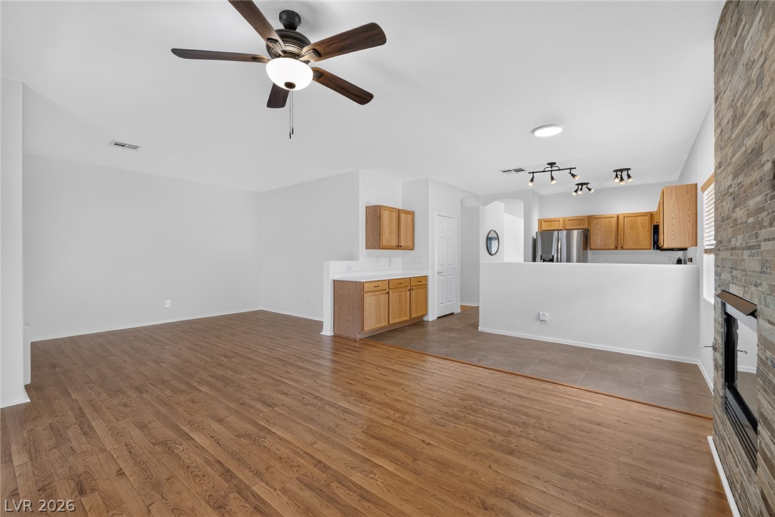 9001 Teetering Rock Avenue Property Photo 22