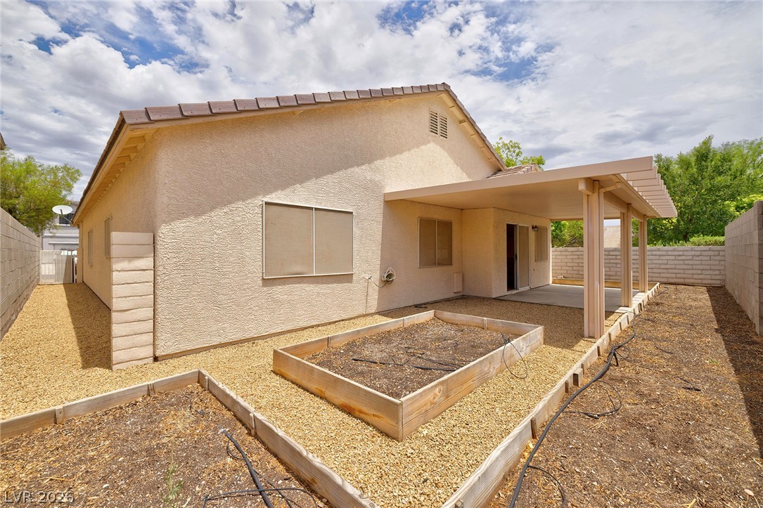 9001 Teetering Rock Avenue Property Photo 39