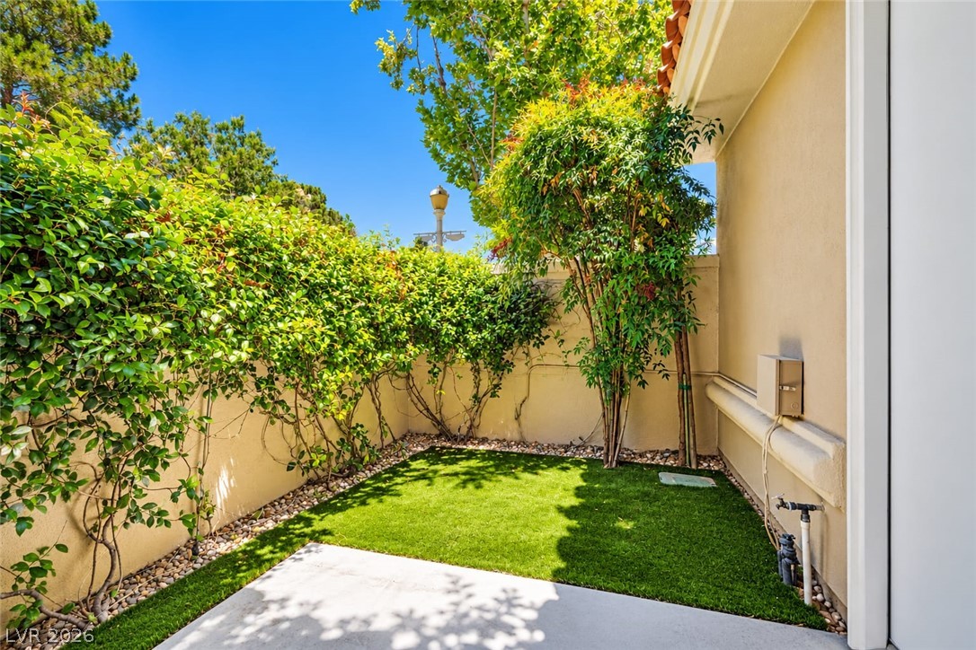8244 Horseshoe Bend Lane Property Photo 18