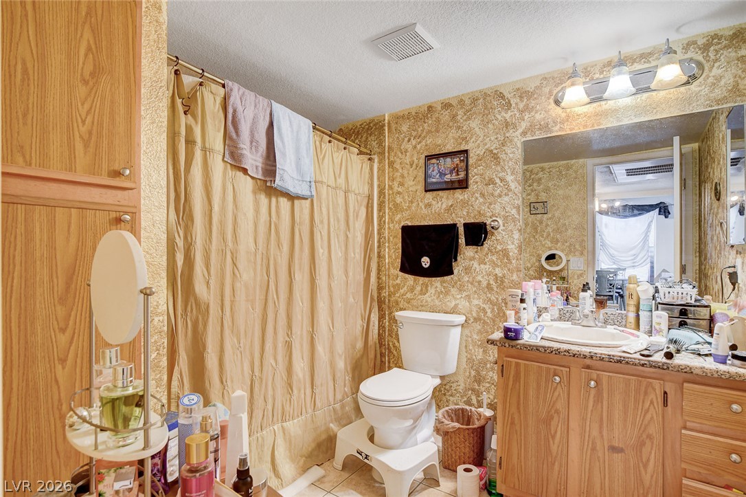 5055 West Hacienda Avenue 2004 Property Photo 11