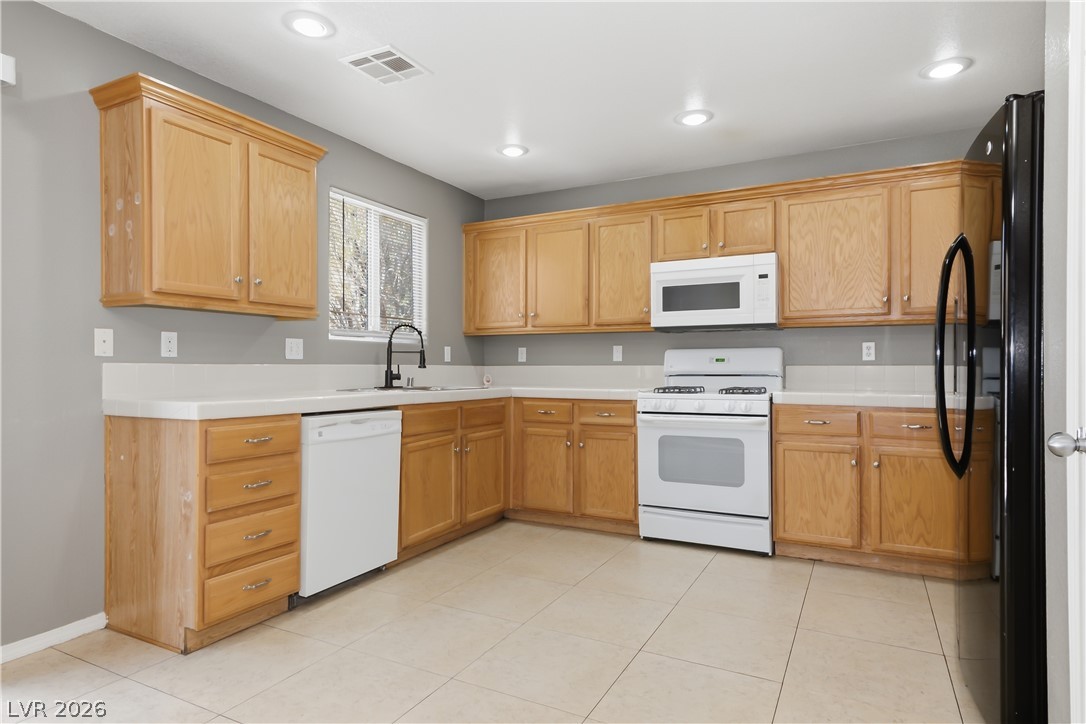 9362 Boulder Opal Avenue Property Photo 15