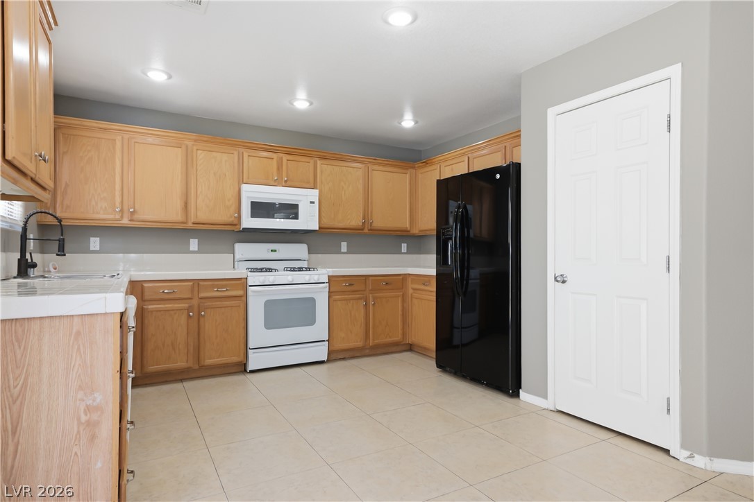 9362 Boulder Opal Avenue Property Photo 16