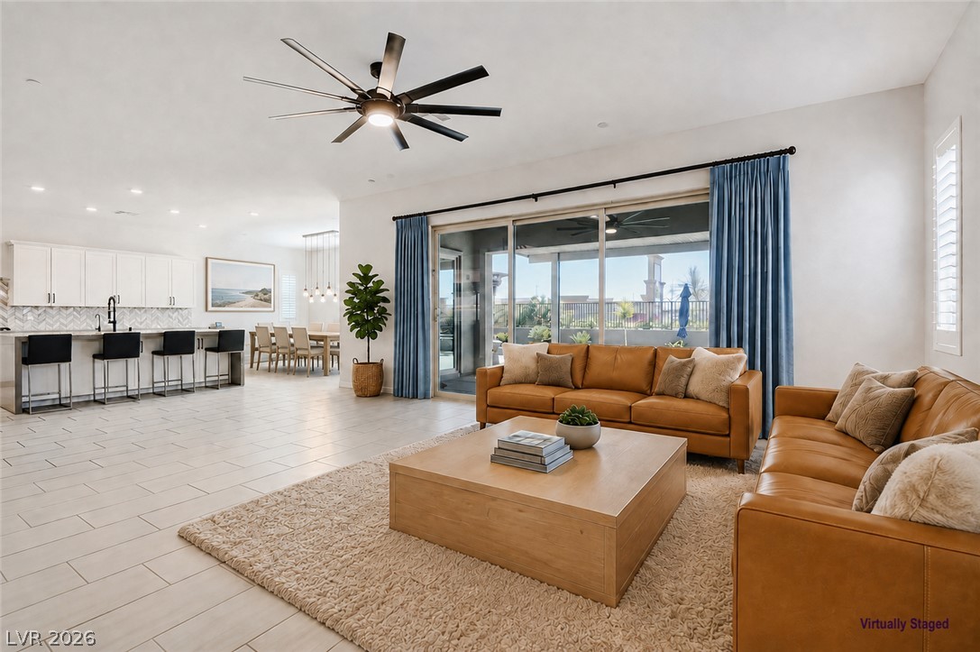 707 Glowing Horizon Street Property Photo 8