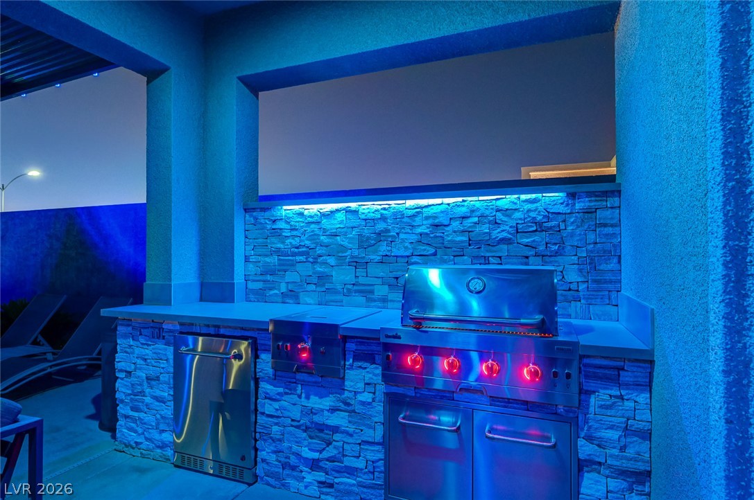 707 Glowing Horizon Street Property Photo 32