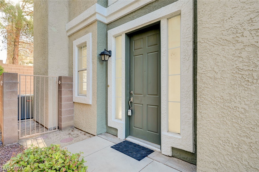 933 Bannockburn Street Property Photo 4