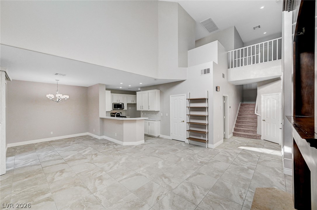 933 Bannockburn Street Property Photo 7
