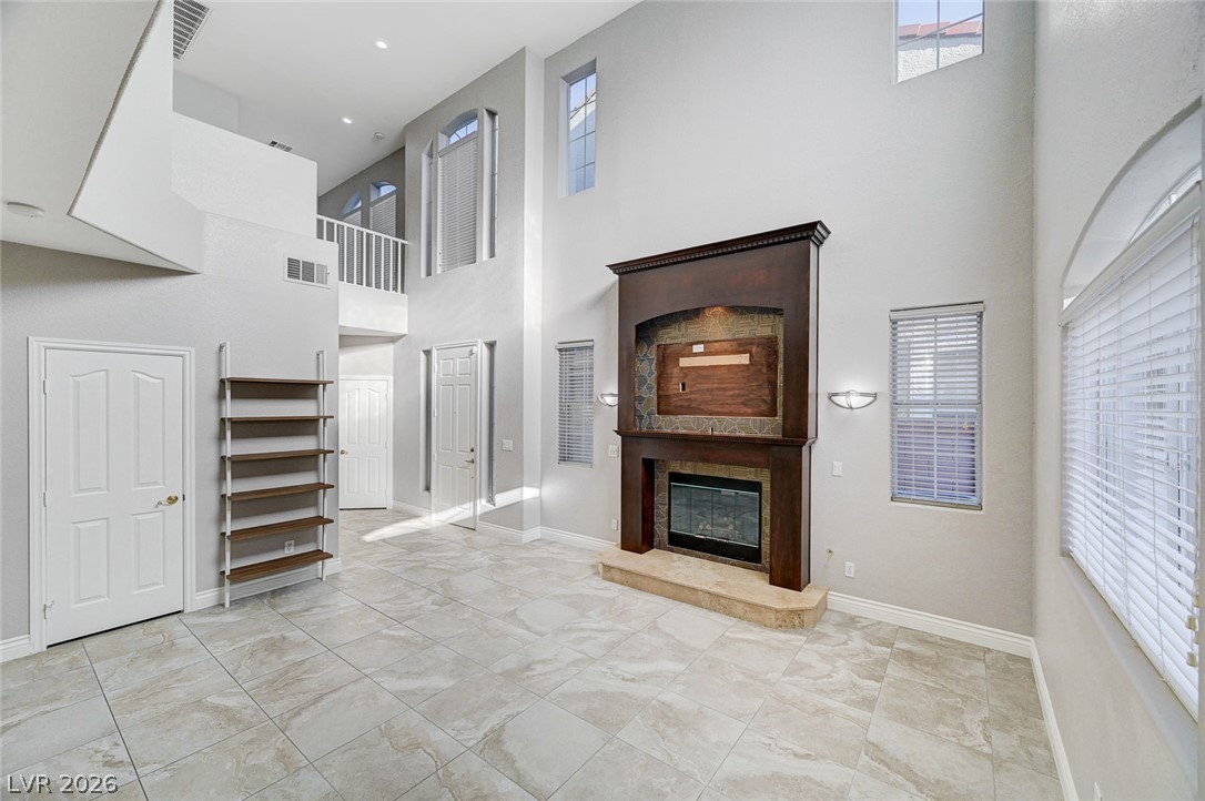 933 Bannockburn Street Property Photo 8