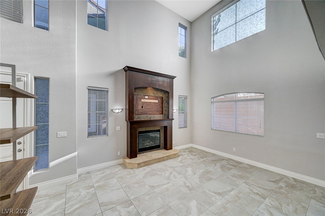933 Bannockburn Street Property Photo 9