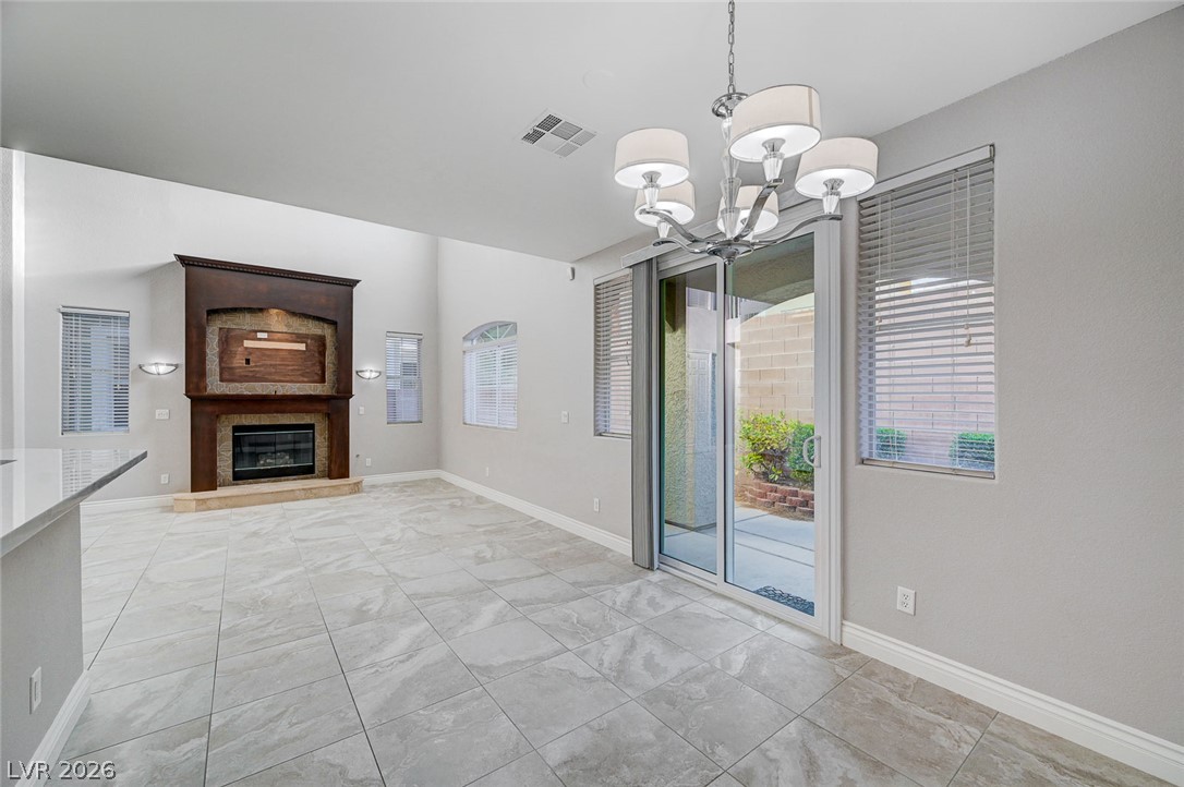 933 Bannockburn Street Property Photo 14