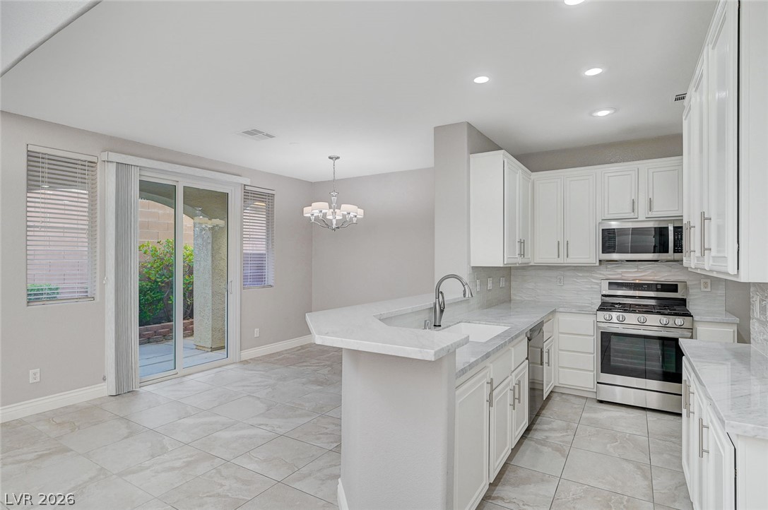 933 Bannockburn Street Property Photo 16