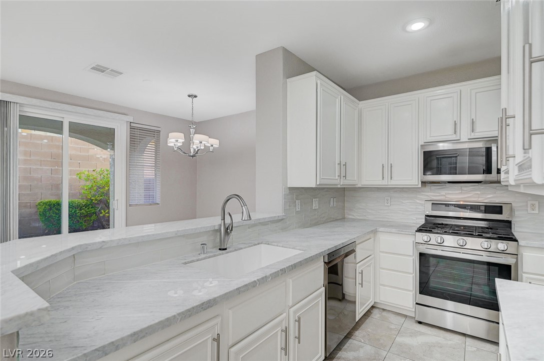 933 Bannockburn Street Property Photo 17