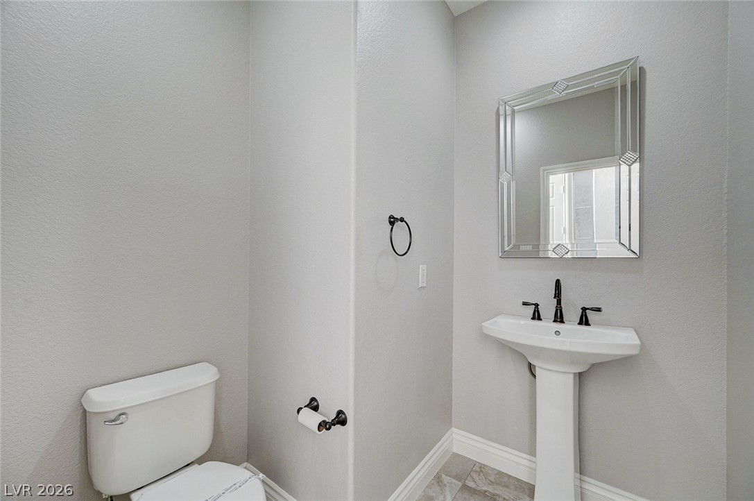 933 Bannockburn Street Property Photo 20